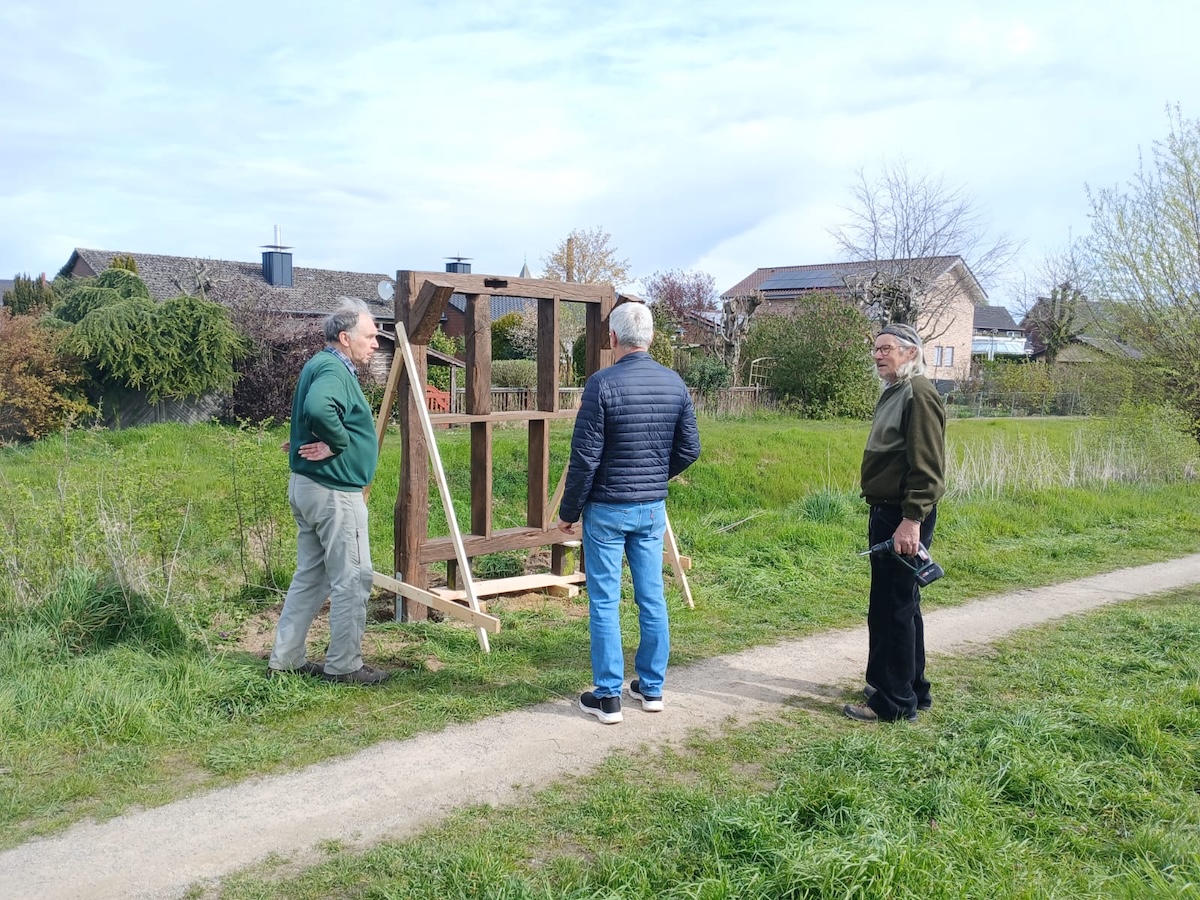 PHOTO2-2026-04-09-23-23-50