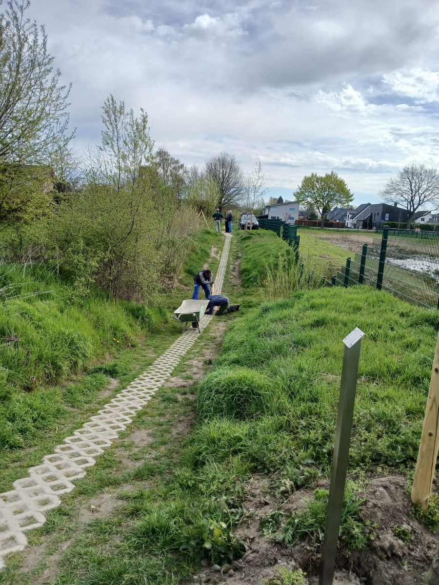 PHOTO3-2026-04-09-23-23-49