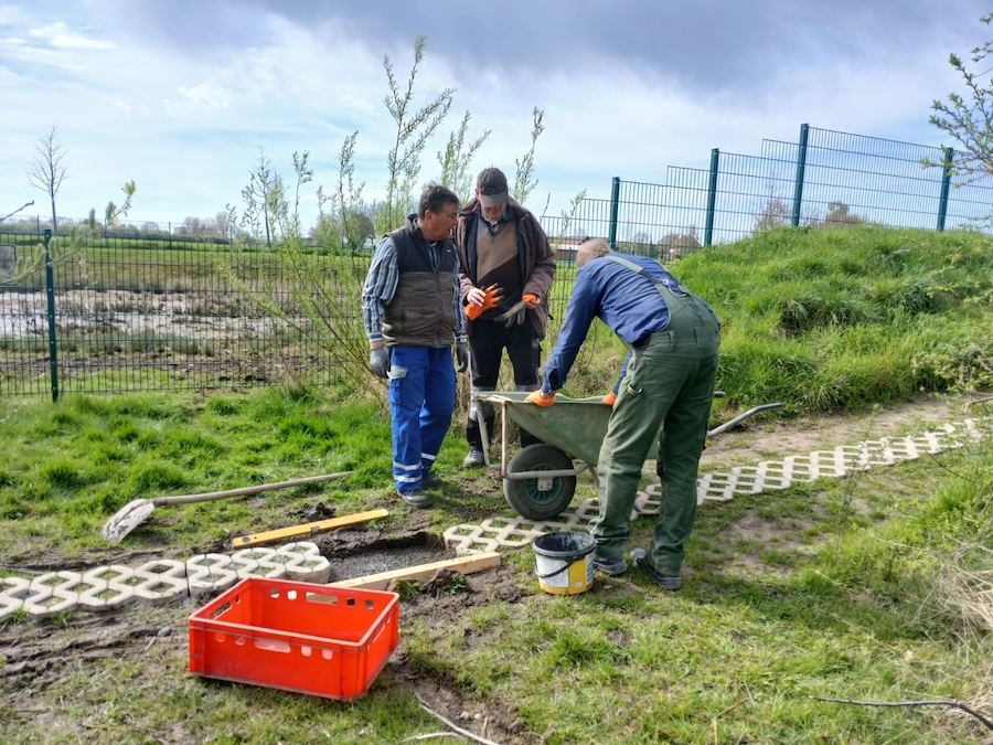 PHOTO4-2026-04-09-23-23-48 2