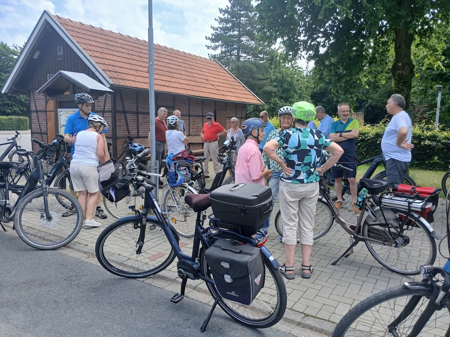 01_PHOTO-2026-06-21-19-35-46